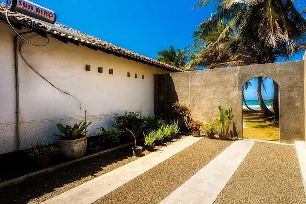 Sinhala Beach Villa อัมบาลังโกดา ภายนอก รูปภาพ